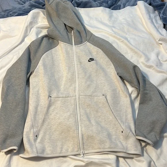 White/Gray Nike Tech Fleece Tracksuit - Picture 2 of 11